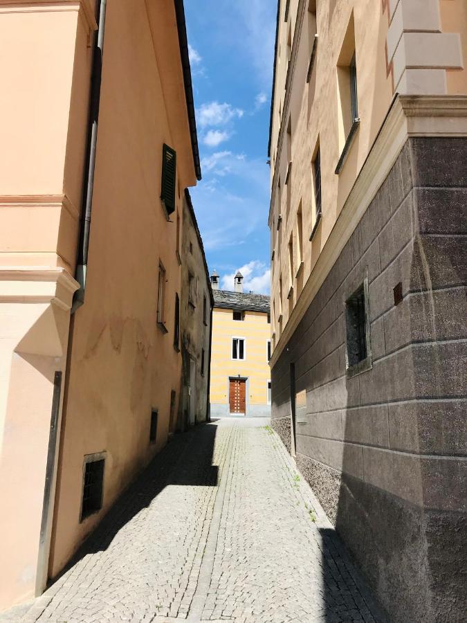Centrally Located Apartment In Poschiavo Exterior photo